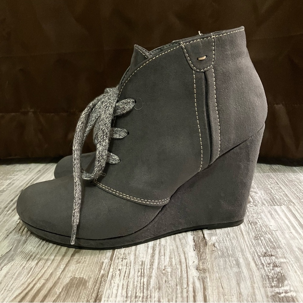 Cato Smokey Grey Wedge Bootie Sz 8